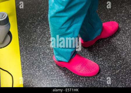 Scarpe da infermeria immagini e fotografie stock ad alta risoluzione - Alamy