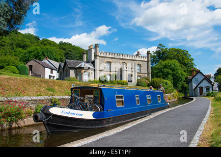 A Narrow boat at the Llangollen canal wharf, Llangollen, Denbighshire, Wales, UK. Stock Photo