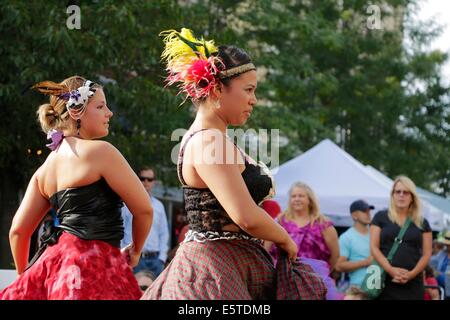 Oak Park, Illinois, USA. 5th August 2014.  Can Can dancers bring a taste of France to Marion Street during the Art dans la Rue festival in this Chicago suburb. Credit:  Todd Bannor/Alamy Live News Stock Photo