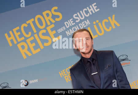 Berlin, Germany. 05th Aug, 2014. Actor Simon Pegg arrives for the premiere of the film 'Hector and the Search for Happiness' at Zoo-Palast in Berlin, Germany, 05 August 2014. The film comes to German cinemas on 14 August 2014. Photo: Joerg Carstensen/dpa/Alamy Live News Stock Photo