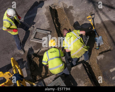 UK Roadworks Repair and replacement of underground water mains pipework by contractors - Amey mail@davidlevenson.com Stock Photo