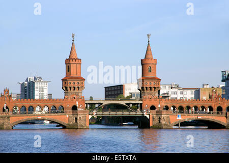 Oberbaum bridge over the river Spree in Berlin, Germany Stock Photo