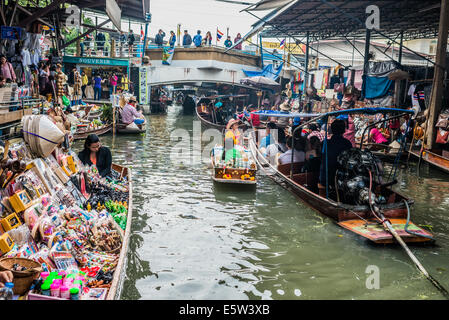 Bangkok, Thailand - December 30, 2013: Amphawa Bangkok floating market at Bangkok, Thailand on december 30th, 2013 Stock Photo