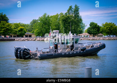 County Sheriff patrols Genesee River and harbor. Stock Photo