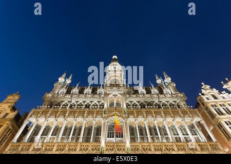 Low angle view of Maison du Roi/ Musee de la Ville, Grand Place at night, Brussels, Belgium Stock Photo