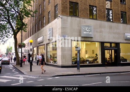 Bentley car showroom on Berkeley Square, London Stock Photo