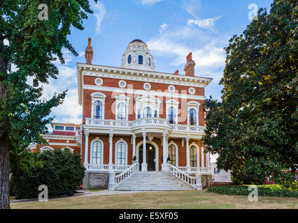 The historic 19thC Johnston-Felton-Hay House (The Hay House), Macon ...