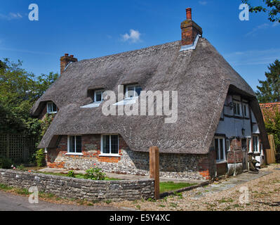 Tudor Thatch, Thatched Cottage, Easton, Hampshire, England Stock Photo