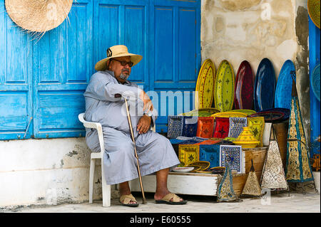 Africa, North Africa, Maghreb, South Tunisia, Governorat of Medenine. Djerba island. Houmt Souk. Ceramics merchant. Stock Photo