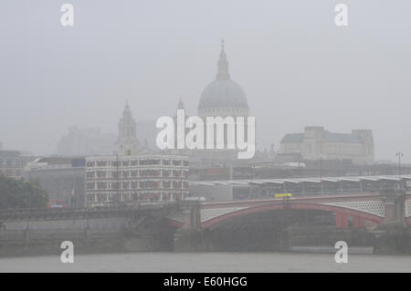 London, UK, 10th August 2014. Hurricane Bertha brings heavy rain and wind to London after weeks of warm sunny weather. Credit:  JOHNNY ARMSTEAD/Alamy Live News Stock Photo