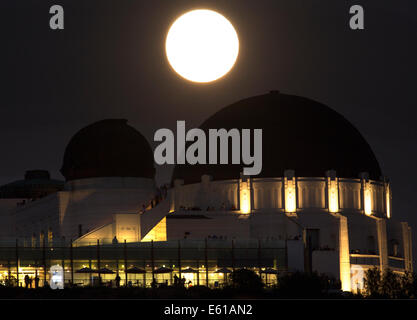 Los Angeles Super Moon Stock Photo - Alamy