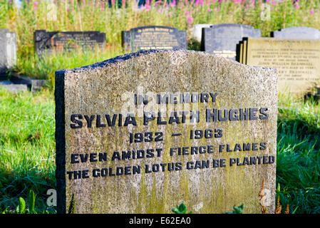 grave of poet Sylvia Plath, in Heptonstall churchyard, Calderdale, West Yorkshire, England UK Stock Photo