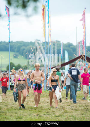 Festival arrivals enjoy the weather at the Somersault Festival in Filleigh, Devon, UK Stock Photo