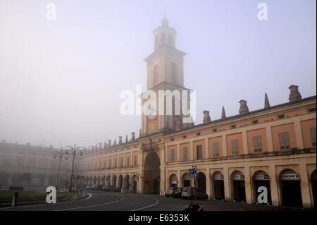 Gualtieri (Reggio Emilia, Italy), Bentivoglio square Stock Photo Alamy
