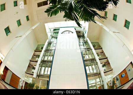 Gatwick Arora International Hotel Lounge Waterfall Feature Stock Photo