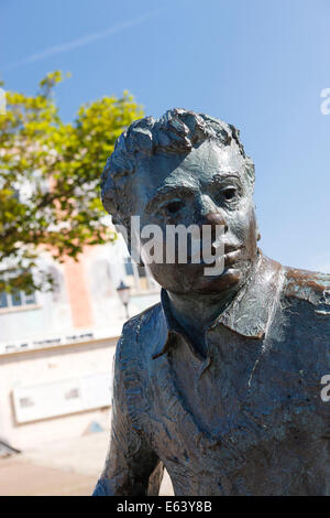 Dylan Thomas Statue Swansea Maritime Quarter Swansea Marina Swansea ...