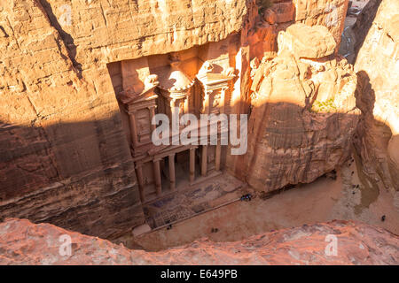 The Treasury, (El Khazneh), Petra, Jordan Stock Photo