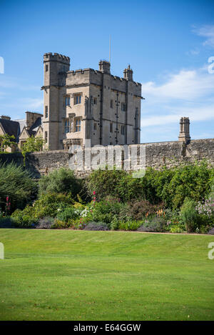 Gardens with City Wall and herbaceous border, New College, Oxford, England, UK Stock Photo