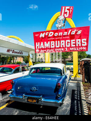 Des Plaines, Illinois, USA. 14th Aug, 2014. The McDonald's Number One Store Museum is a recreation of the first McDonald's Restaurant opened in Des Plaines, Illinois by McDonald's Corporation founder, Ray Kroc, on April 15, 1955. Open seasonaly from Memorial Day to Labor Day, the museum contains original equipment, and the all-male crew is represented by mannequins dressed in the 1955 uniforms - dark trousers, white shirts, aprons and paper hats. Credit:  Brian Cahn/ZUMA Wire/Alamy Live News Stock Photo