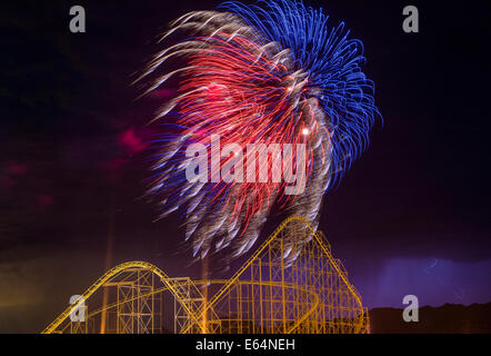 Fireworks explode over casino during an 18-minute fireworks show in Primm, Nevada Stock Photo