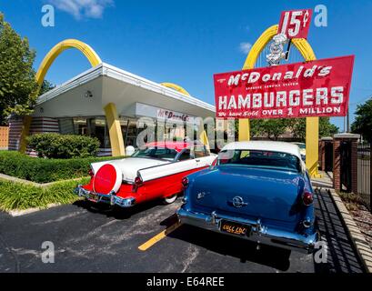 Des Plaines, Illinois, USA. 14th Aug, 2014. The McDonald's Number One Store Museum is a recreation of the first McDonald's Restaurant opened in Des Plaines, Illinois by McDonald's Corporation founder, Ray Kroc, on April 15, 1955. Open seasonaly from Memorial Day to Labor Day, the museum contains original equipment, and the all-male crew is represented by mannequins dressed in the 1955 uniforms - dark trousers, white shirts, aprons and paper hats. © Brian Cahn/ZUMA Wire/Alamy Live News Stock Photo