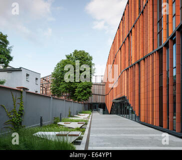 The Malopolska Garden of Arts, Krakow, Poland. Architect: Ingarden & Ewy Architects, 2012. Lateral entrance to Malopolska Voivod Stock Photo
