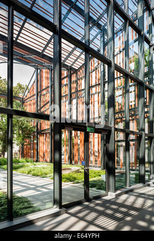 The Malopolska Garden of Arts, Krakow, Poland. Architect: Ingarden & Ewy Architects, 2012. View of steel facade looking towards Stock Photo