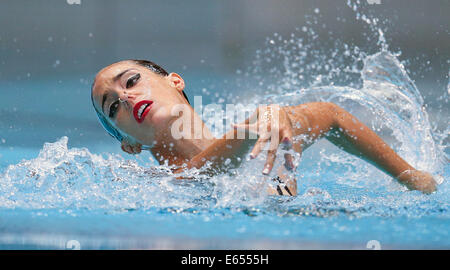 Berlin, Germany. 15th Aug, 2014. Ona Carbonell of Spain competes in the Solo Free Preliminary at the 32nd LEN European Swimming Championships 2014 at the Schwimm- und Sporthalle im Europa-Sportpark (SSE) in Berlin, Germany, 15 August 2014. Photo: Hannibal/dpa/Alamy Live News Stock Photo