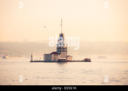 Maiden's Tower (Kiz Kulesi) at sunny morning. Istanbul, Turkey Stock Photo