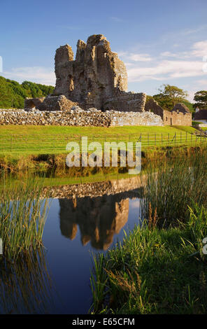 UK,South Wales,Glamorgan,Ogmore Castle & River Ogmore Stock Photo