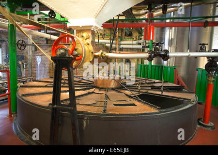 The old mash tun made of copper at Fuller's Brewery founded in 1845, Chiswick, London UK Stock Photo