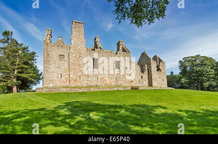 TOLQUHON CASTLE ABERDEENSHIRE SCOTLAND THE SOUTH SIDE OF THE BUILDING Stock Photo