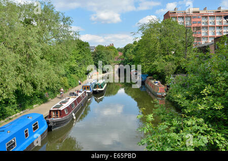 Regent’s Canal from Thornhill Bridge, Caledonian Road, London Stock Photo