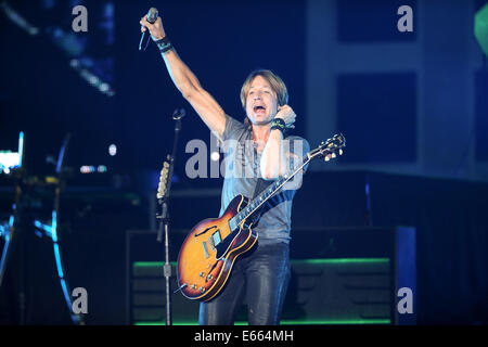Raleigh, North Carolina, USA. 8th Aug, 2014. Music artist KEITH URBAN brings his 2014 Summer Tour to Raleigh, NC. Keith Lionel Urban (born 26 October 1967) is a New Zealand''“born Australian country music singer, songwriter, guitarist, and television music competition judge. © Andy Martin Jr./ZUMA Wire/Alamy Live News Stock Photo