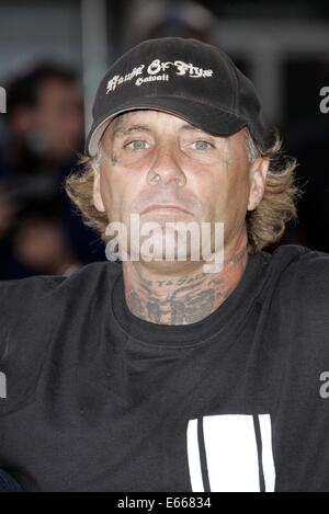 File. 15th Aug, 2014. Skateboarder and original member of Z-Boys JAY ADAMS, the skater portrayed in the 2005 film 'Lords of Dogtown' died while on an extended surfing trip in Mexico Thursday of a heart attack. Adams was 53. PICTURED - May 24, 2005 - Los Angeles, California, U.S. - Skateboarder Jay Adams. attends 'Lords Of Dogtown' World Premie at Chinese Theatre. © Globe Photos/ZUMAPRESS.com/Alamy Live News Stock Photo