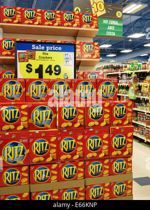 End Aisle Display of Ritz Crackers Special, Smith's Grocery Store, Great Falls, Montana, USA Stock Photo