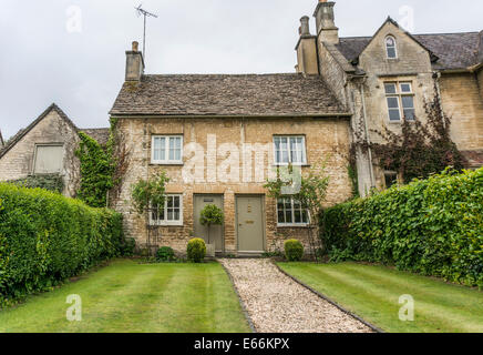 An attractive period house on Cecily Hill, built in local cotswold stone, Cirencester,  Cotswolds, Gloucestershire, England, UK. Stock Photo