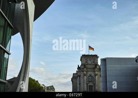Evening mood with view from the Marie Elisabeth Lüders Haus to the German Reichstag (parliament). Paul-Löbe-Haus partly visible. Stock Photo