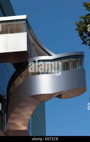 Toronto : Art Gallery of Ontario,The titanium and glass south wing overlooking the Grange and Grange Park Stock Photo