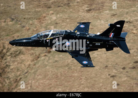 In July 2003 the Hawk T2 (128) was selected as the new Advanced Jet Trainer (AJT) for the RAF and Royal Navy fast-jet aircrew tr Stock Photo