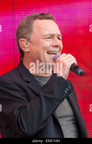 Remenham Henley-on-Thames Oxfordshire UK. 17 August 2014. Singer DUNCAN CAMPBELL Lead Singer of UB40 performs on-stage at the 2014 'Rewind South Festival' held 15-16-17 August 2014. Photograph Credit:  2014 John Henshall / Alamy Live News. PER0409 Stock Photo