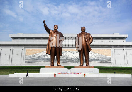 The Two Statues Of The Dear Leaders In Grand Monument Of Mansu Hill, Pyongyang, North Korea Stock Photo