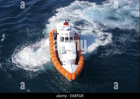 Italian Coast Guard patrol boat Stock Photo - Alamy