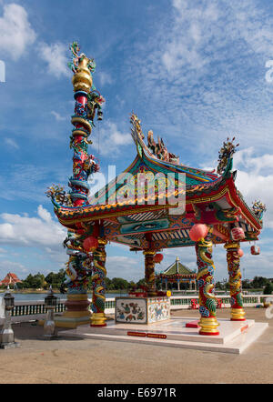 Sky-earth-pillar at the Chinese Sanjao Phuya Temple or Saan Chao Pu Ya Temple, on Nong Bua Lake, Udon Thani, Isan, Thailand Stock Photo