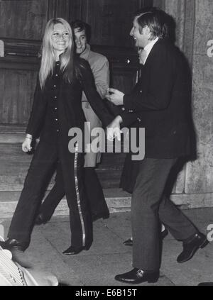 BRIGITTE BARDOT Alain Edlon Guenther Sachs in Italy 1967.Supplied by Photos, inc. © Supplied By Globe Photos, Inc/Globe Photos/ZUMA Wire/Alamy Live News Stock Photo