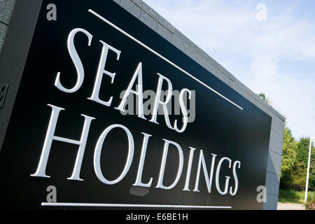 The headquarters of Sears Holdings in Hoffman Estates, Illinois. Stock Photo