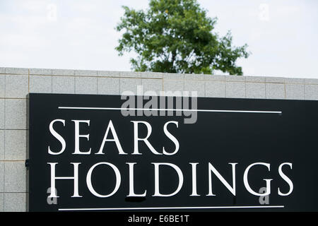 The headquarters of Sears Holdings in Hoffman Estates, Illinois. Stock Photo