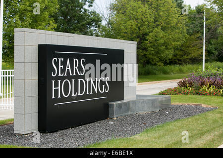 The headquarters of Sears Holdings in Hoffman Estates, Illinois. Stock Photo