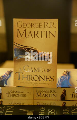 Game of thrones book cover hi-res stock photography and images - Alamy