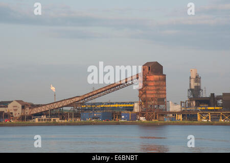 Michigan, Detroit River, located in the Great Lakes between Lake St. Clair and Lake Erie.  Industry along the Detroit River. Stock Photo